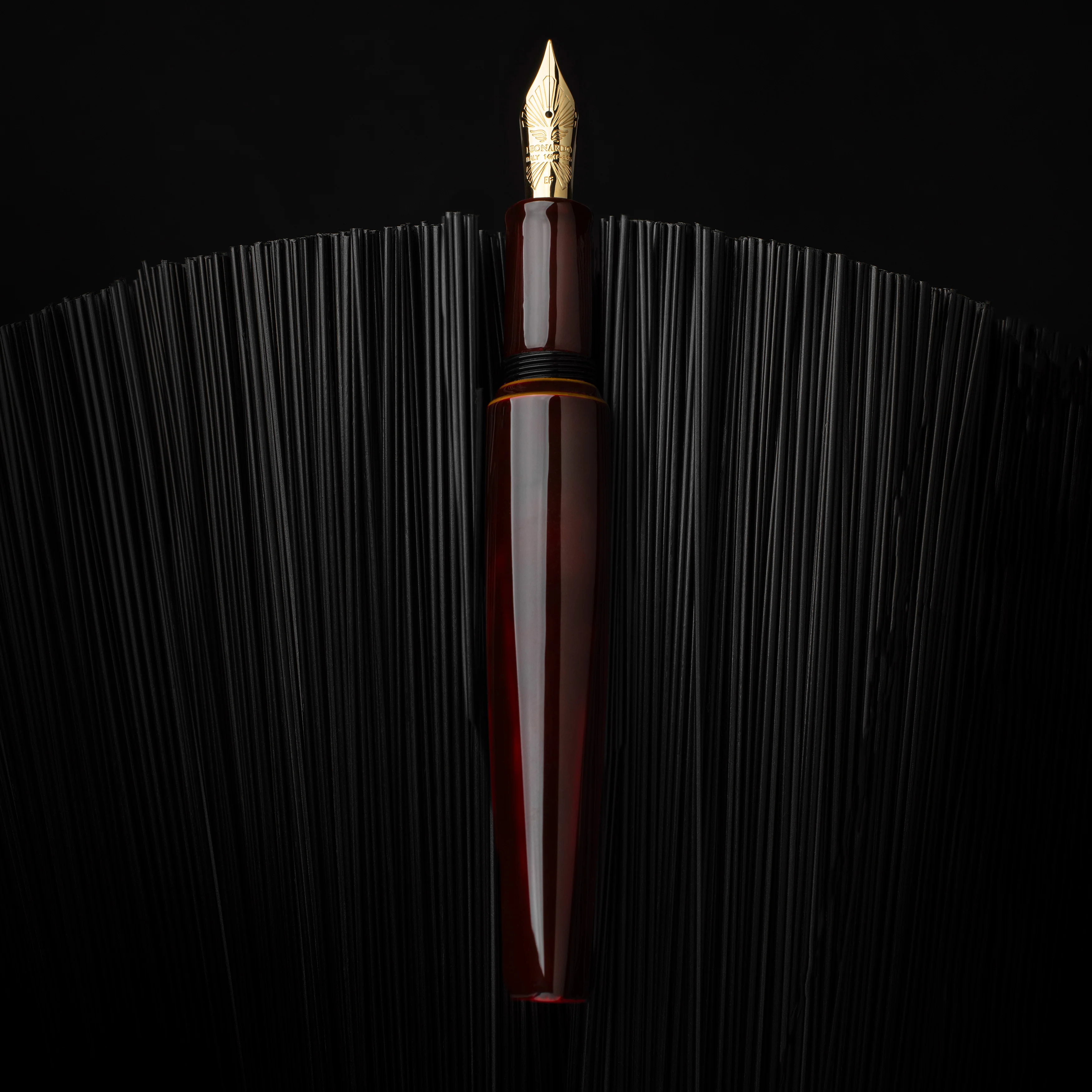 Essenza poliedrica Tamenuri red FLEX nib - eyedropper