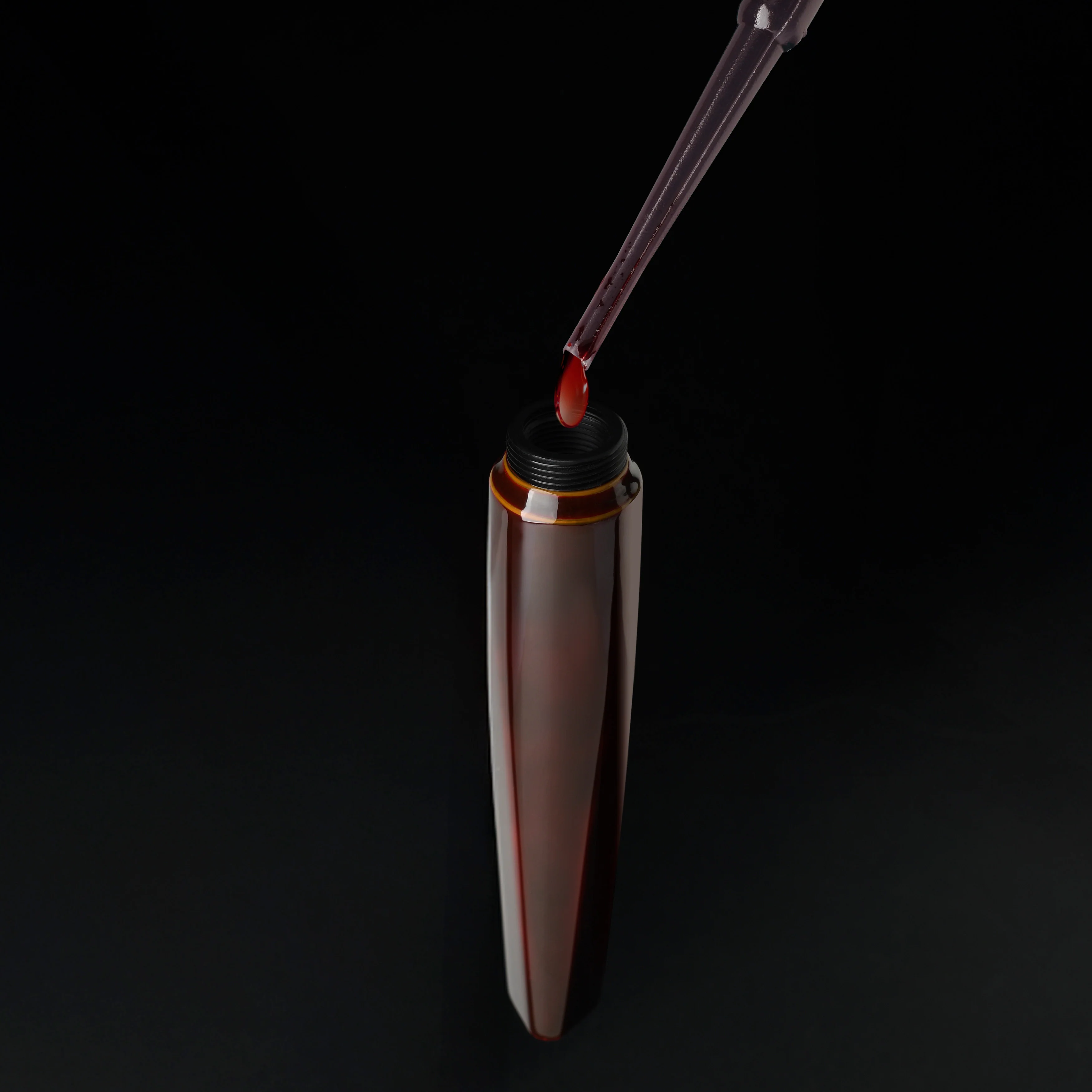 Essenza poliedrica Tamenuri red FLEX nib - eyedropper - Image 4