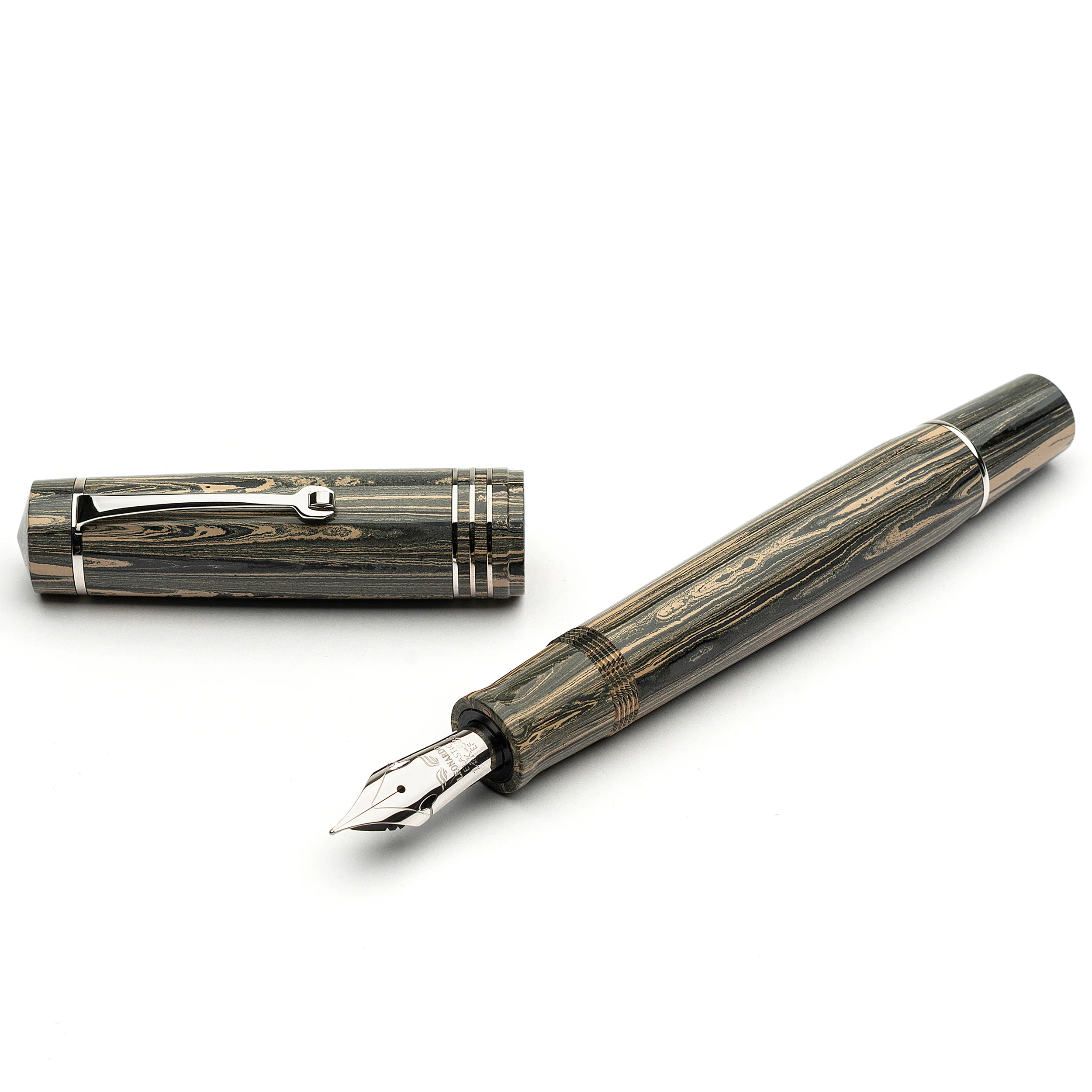 Leonardo "Audace" sand ebonite - Gold nib la Fenice SOLD OUT