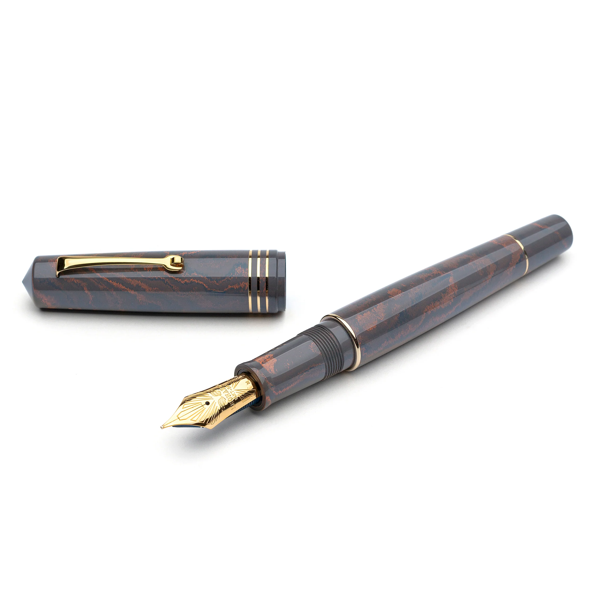 MZG Ebonite patina fumè - #8 la Fenice gold nib