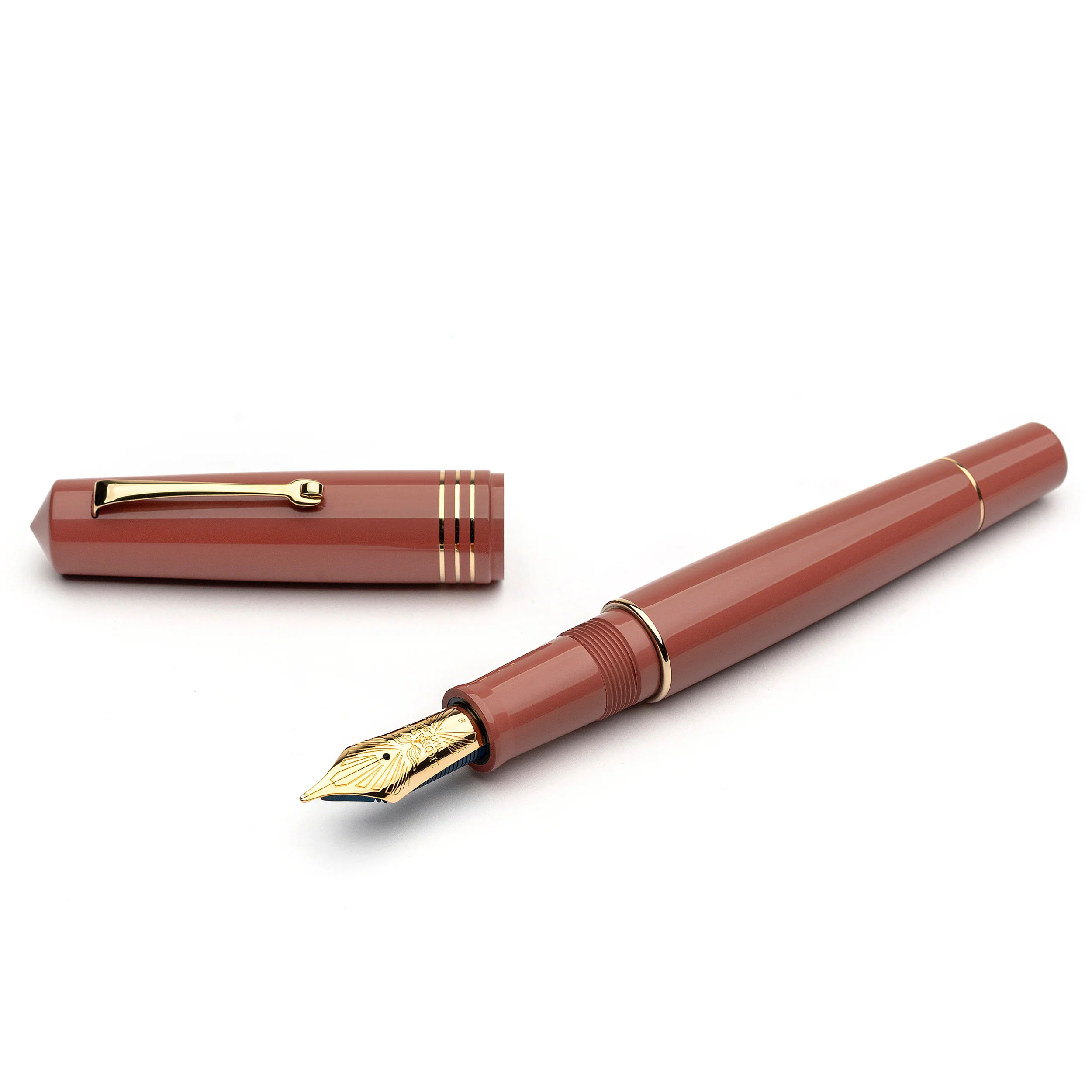 MZG Salmon ebonite gold trim - #8 la Fenice gold nib